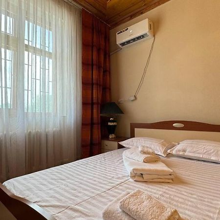 Дом 14 Bed & Breakfast Osh Luaran gambar