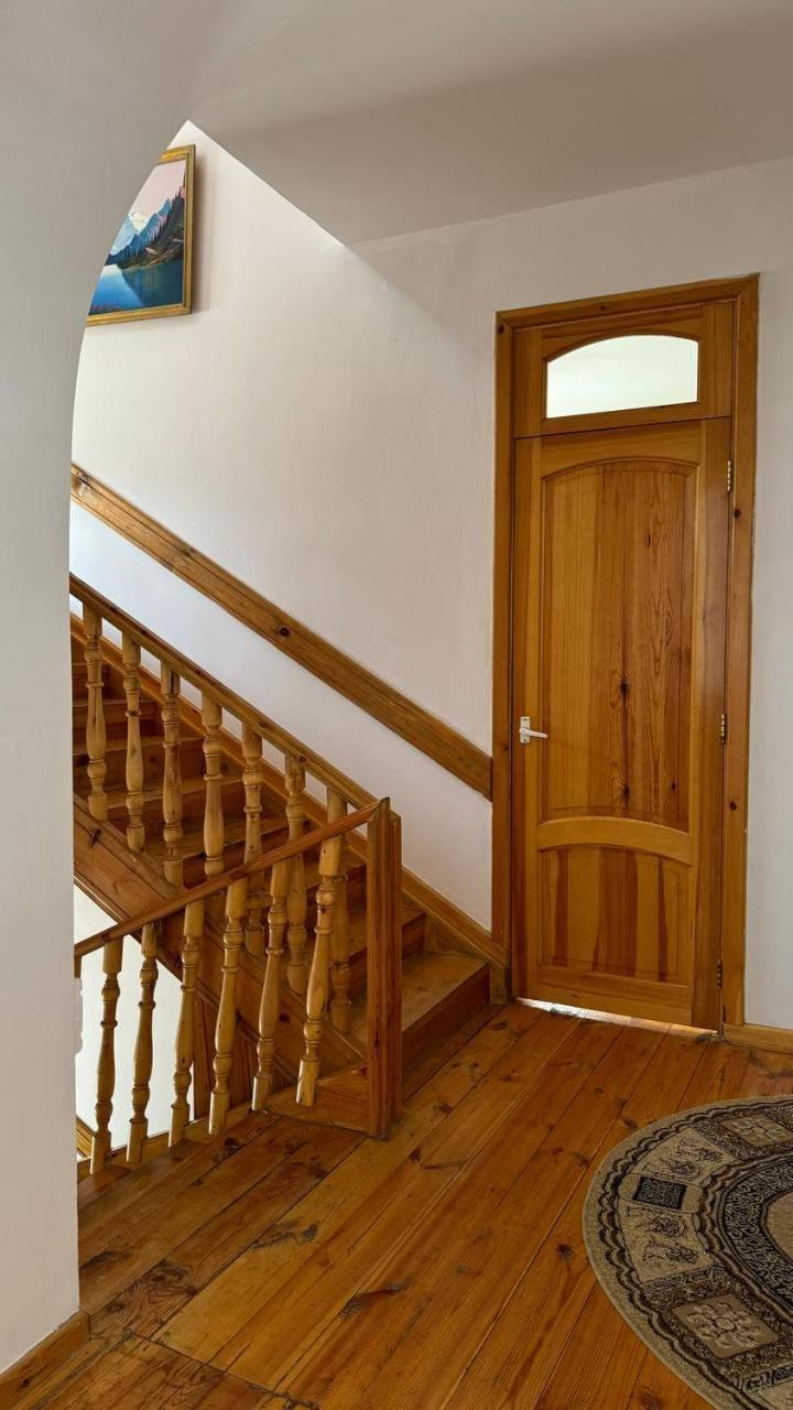 Дом 14 Bed & Breakfast Osh Luaran gambar