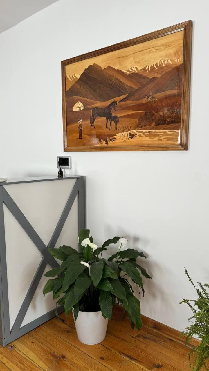 Дом 14 Bed & Breakfast Osh Luaran gambar