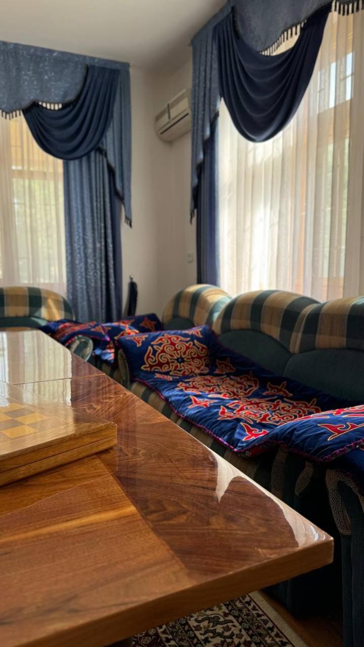 Дом 14 Bed & Breakfast Osh Luaran gambar
