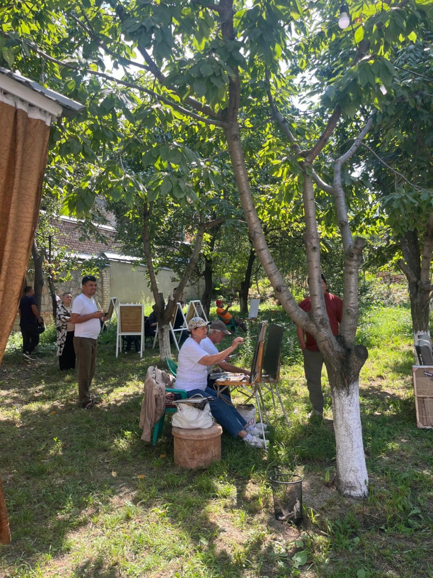 Дом 14 Bed & Breakfast Osh Luaran gambar