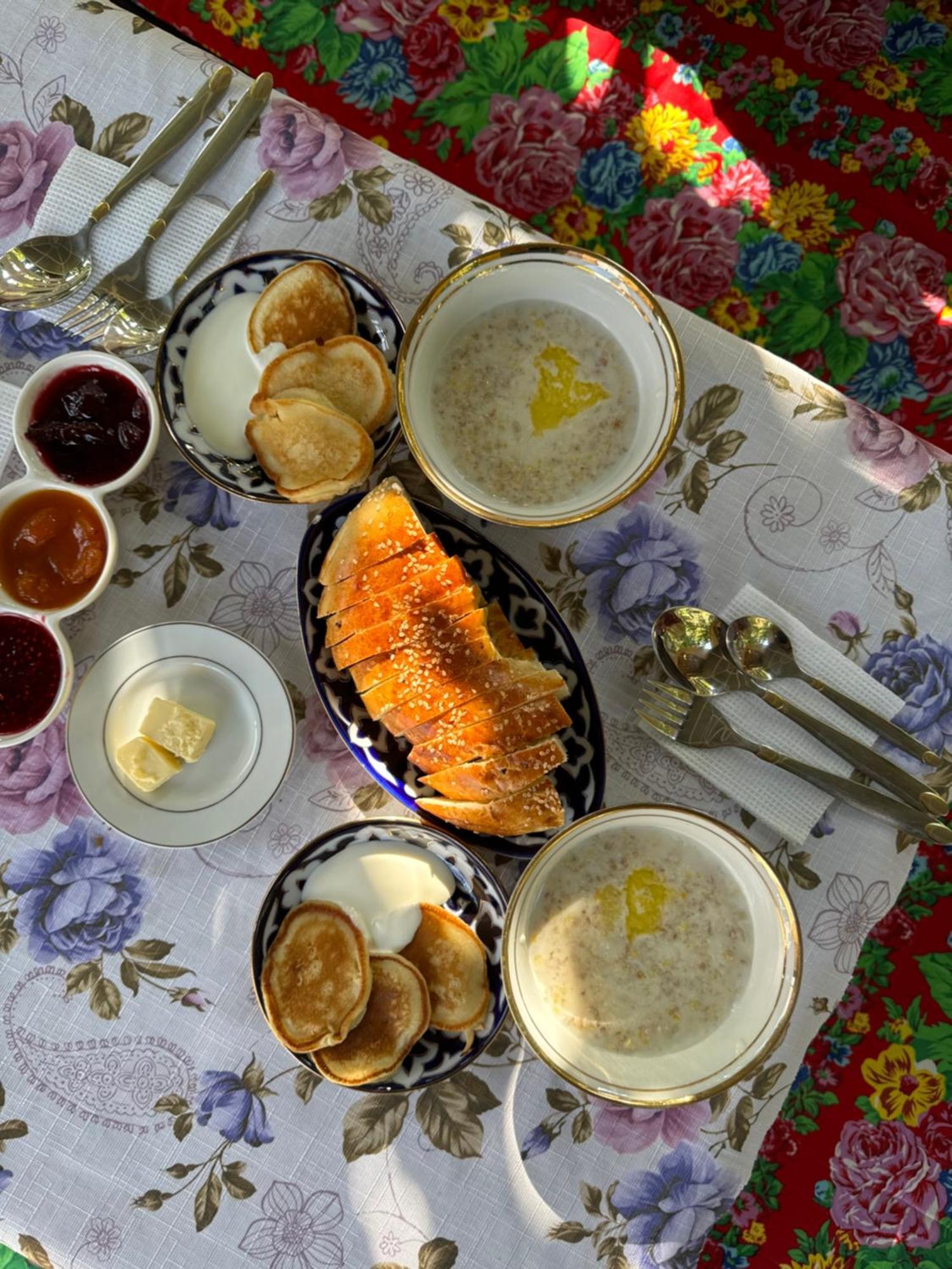 Дом 14 Bed & Breakfast Osh Luaran gambar