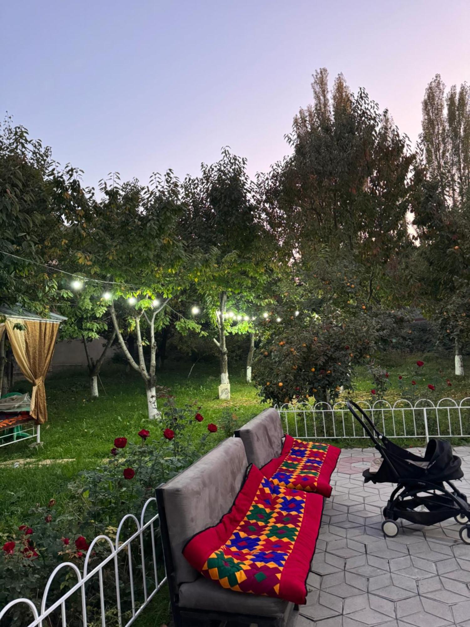 Дом 14 Bed & Breakfast Osh Luaran gambar